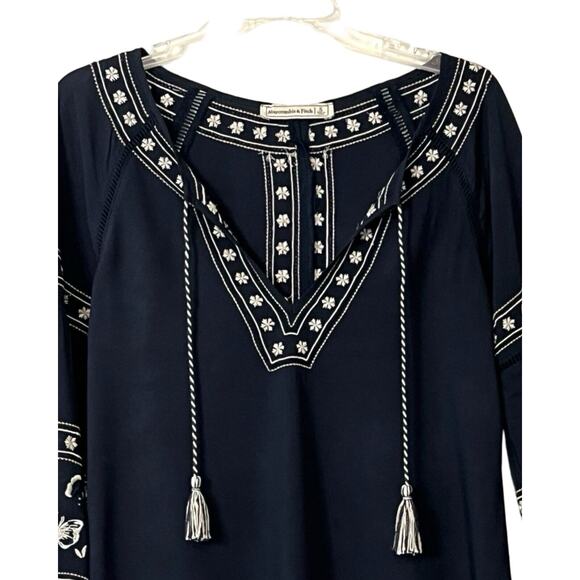 Abercrombie Fitch Womens Top Size S Dark Blue Boho Embroidered Tassel Loosefit - Picture 3 of 9